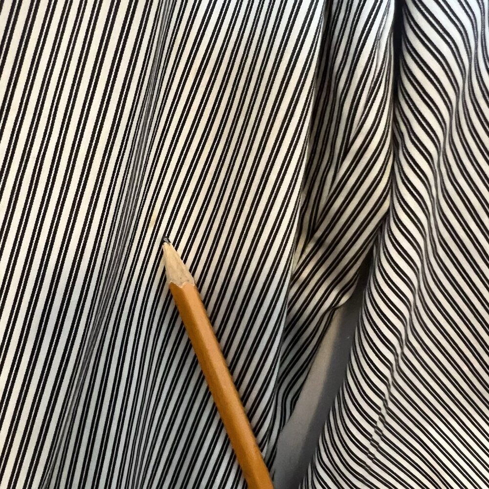 Lafayette 148 New York Women’s Stripe Button Shirt Size 10 Black Work Casual - Picture 9 of 12